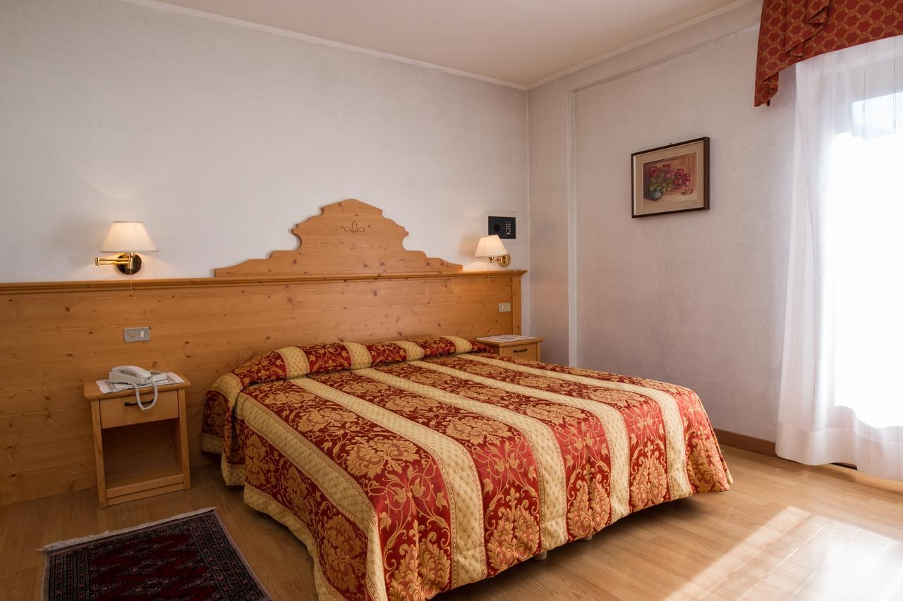 Hotel Al Prato Фиера ди Примиеро Екстериор снимка