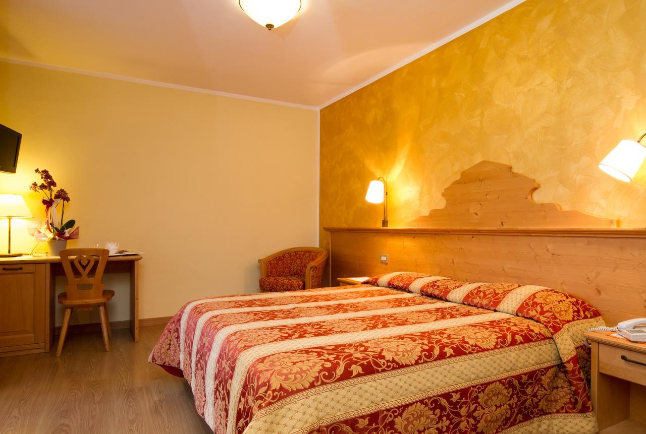 Hotel Al Prato Фиера ди Примиеро Екстериор снимка